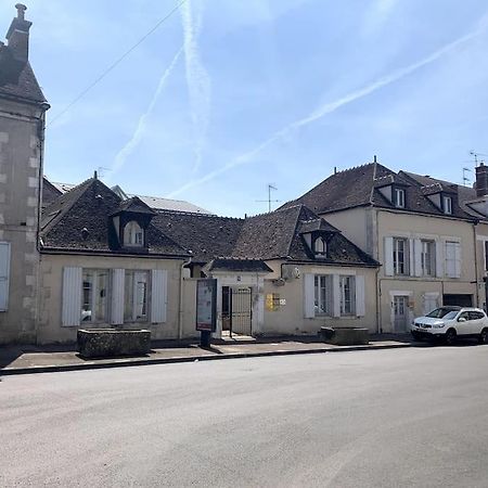 Superbe Duplex Centre-Ville Avec Parking Gratuit Auxerre Luaran gambar