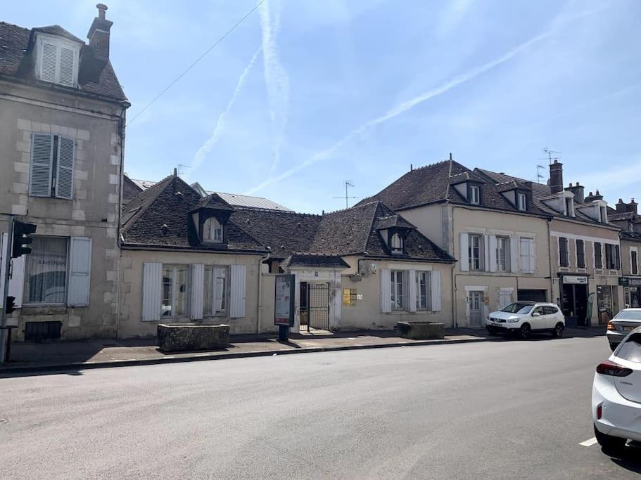 Superbe Duplex Centre-Ville Avec Parking Gratuit Auxerre Luaran gambar